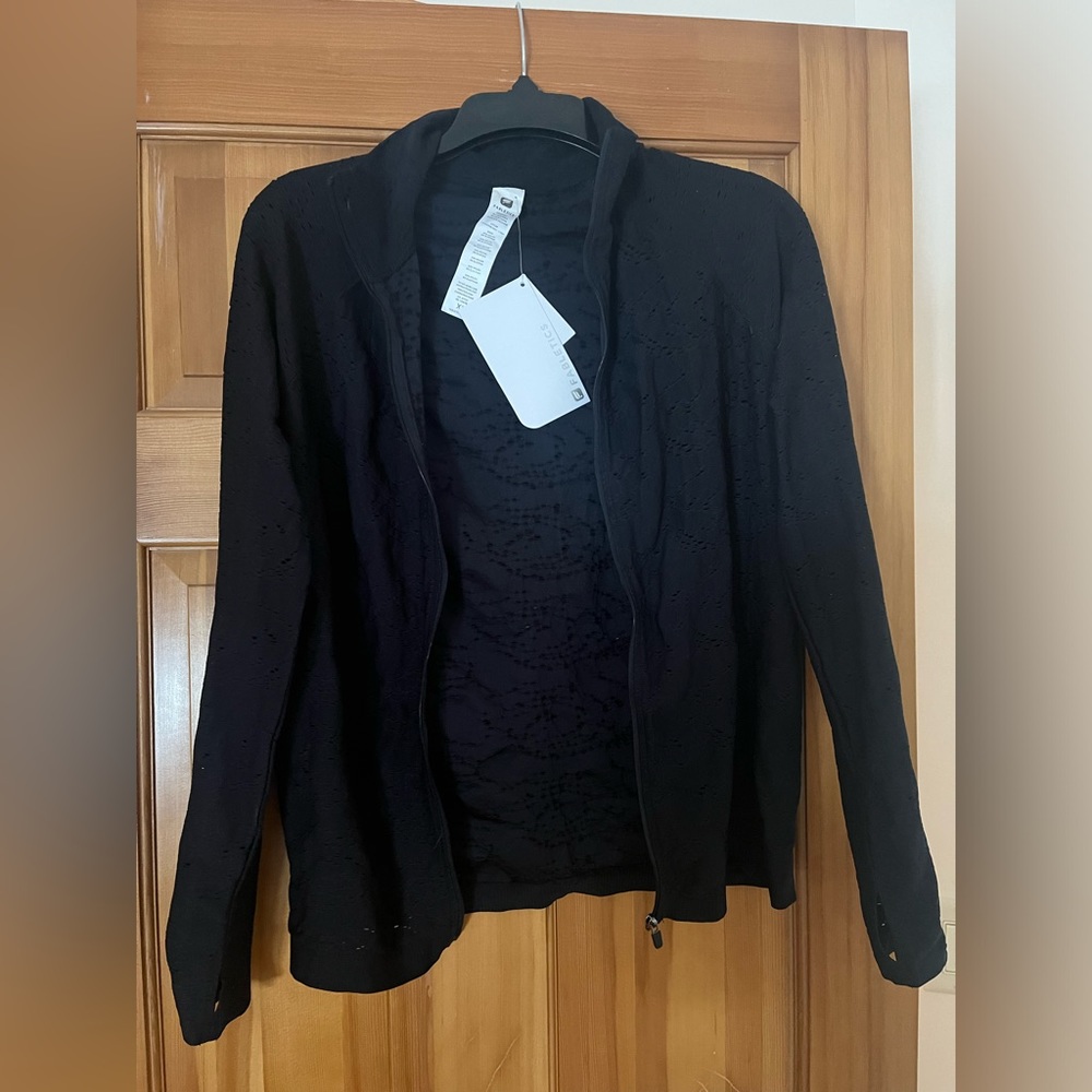 Fabletics new with tag , black patterned zip up ,XL